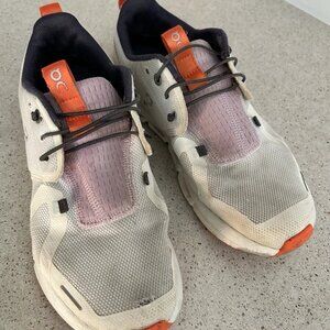 On Cloud Cloud Sky Youth Sneakers – Undyed White/Mauve, Size 5.5